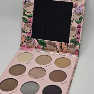 Coffee-Themed Eyeshadow Palette